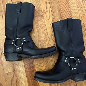 Motorcycle boots. Leather.